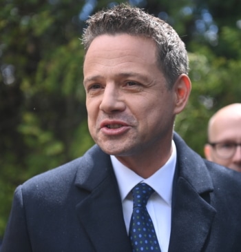 El liberal Trzaskowski y el populista Nawrocki se disputarán la Presidencia de [...]