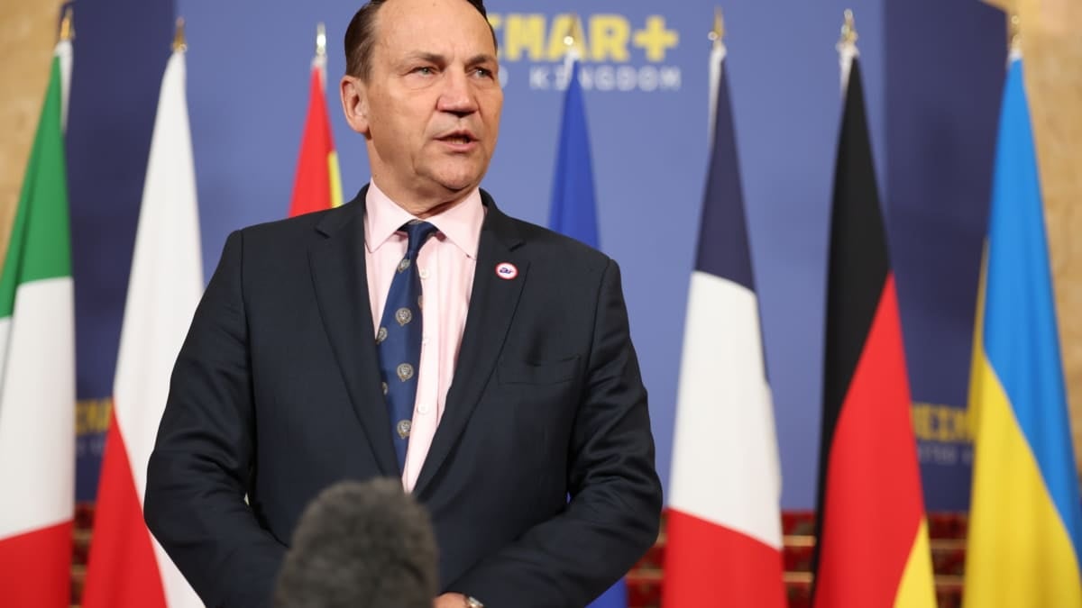 El ministro polaco de Exteriores, Radoslaw Sikorski, en Londres