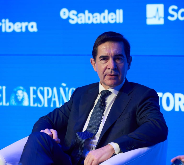 Carlos Torres (BBVA) considera que Cuerpo no debería elevar la OPA sobre Sabadell al Consejo de Ministros"