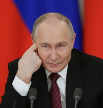 Putin juega con Trump (de nuevo) con el espejismo de una paz [...]