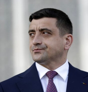 Dimite el primer ministro de Rumanía tras la victoria del nacionalista Simion [...]