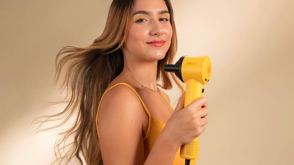 Este es el secador de pelo de Cecotec que elimina el frizz y arrasa en Amazon