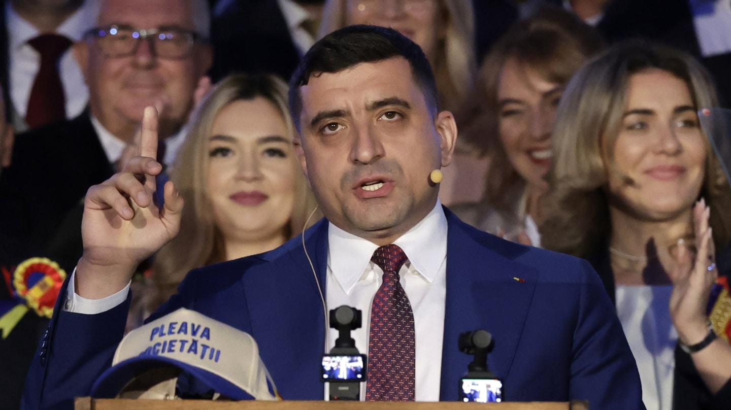 George Simion, líder de AUR, tras conocer su derrota
