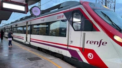 Renfe ofrece cambios y devoluciones, sin coste adicional, por la interrupción del servicio provocada por la ola de incendios