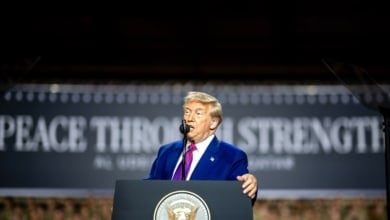 Trump hablará el lunes con Putin y Zelenski para negociar el fin de la guerra