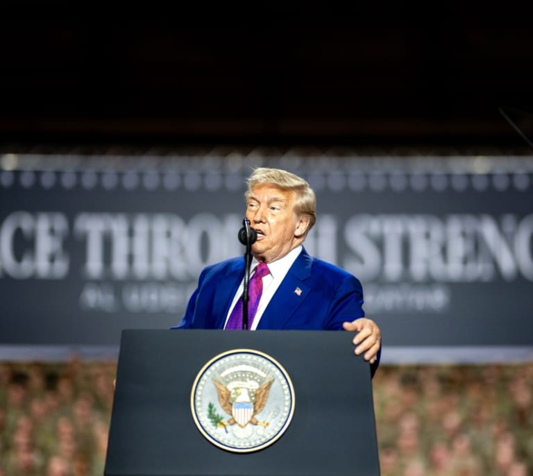 Trump hablará el lunes con Putin y Zelenski para negociar el fin de la guerra