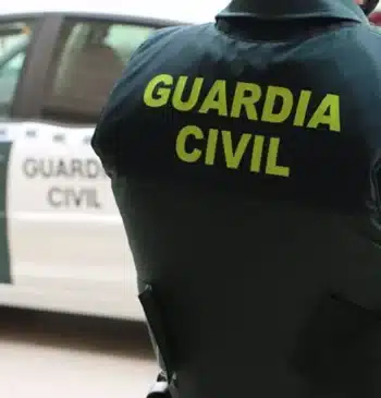 Detenido con drogas en Vinaròs tras chocar al huir de la policía