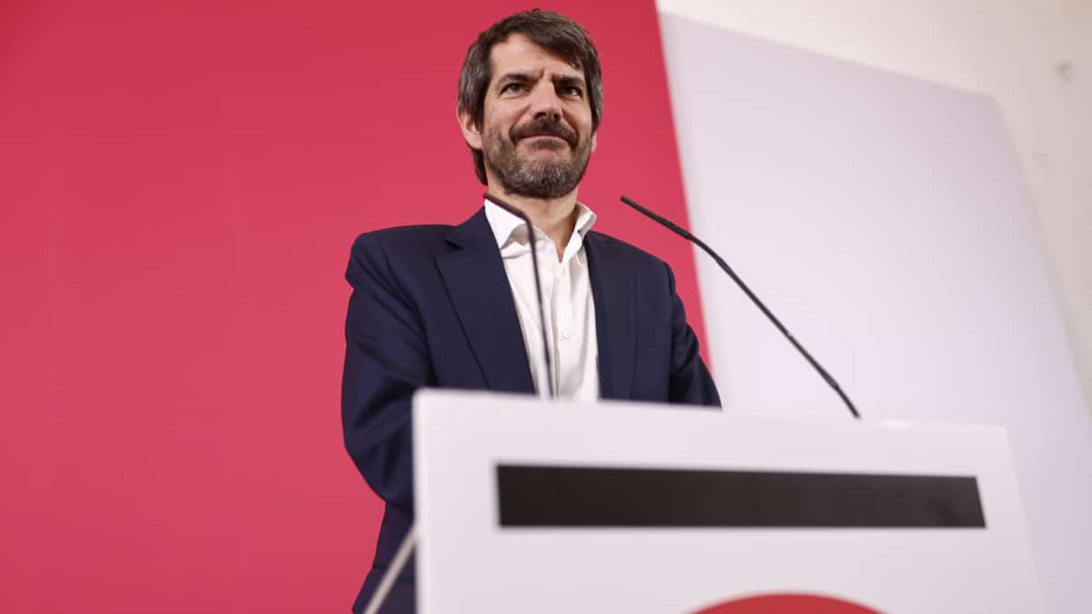 El ministro de Cultura y portavoz de Sumar, Ernest Urtasun, en una rueda de prensa este lunes