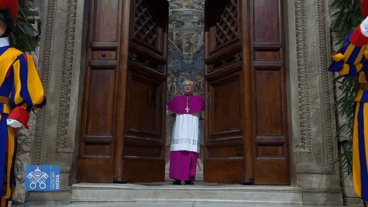 "Extra omnes" (Todos fuera): qué sucede tras el cierre "con llave" de la Capilla Sixtina