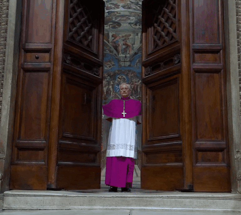 "Extra omnes" (Todos fuera): qué sucede tras el cierre "con llave" de la Capilla Sixtina
