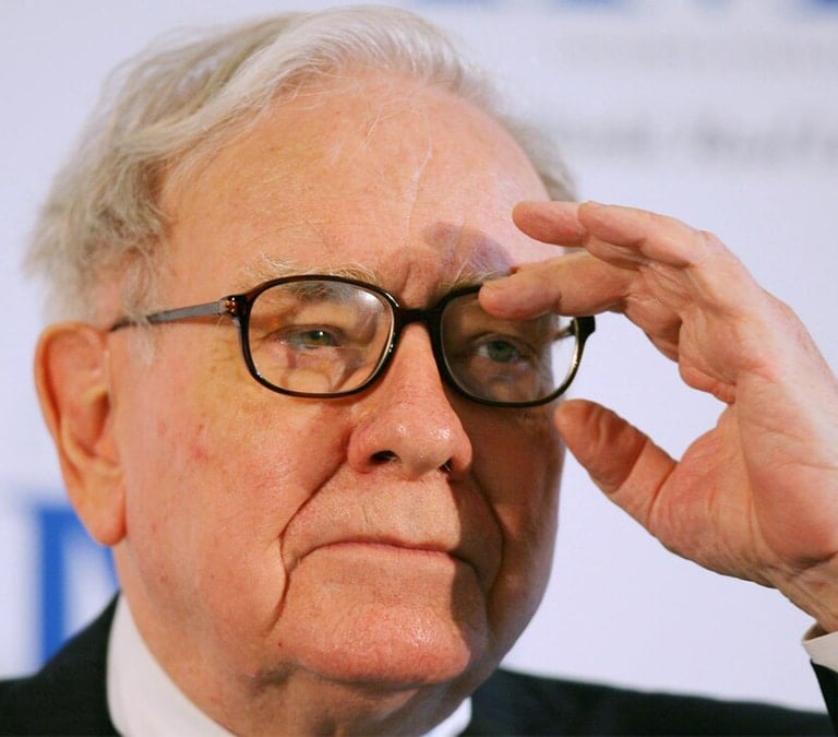 'Colilla de cigarrillo', la estrategia de inversión con la que Warren Buffett ha ganado 150.000 millones de euros