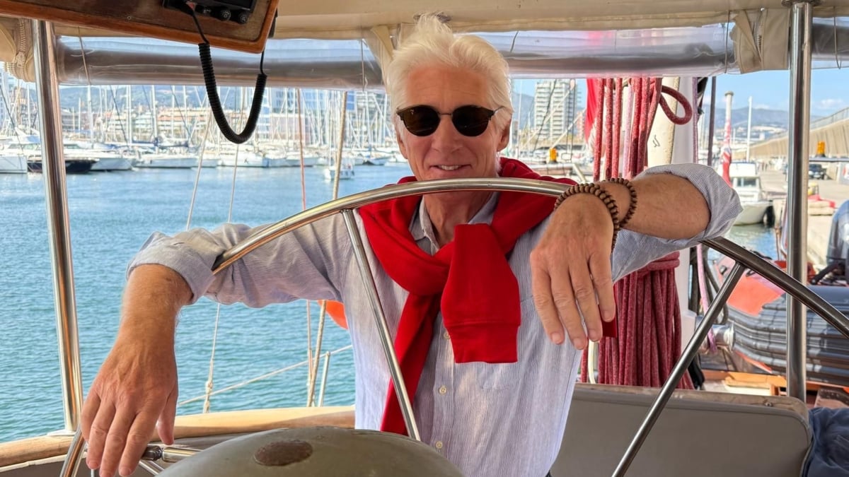 Richard Gere a bordo del barco de Open Arms: “Estamos en un momento oscuro; debemos defender los derechos humanos”