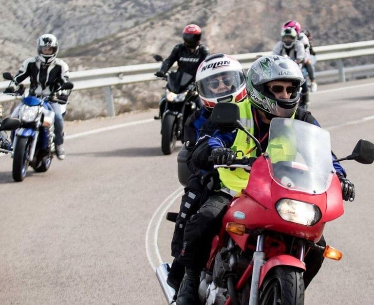 Diez denuncias y cuatro vehículos retirados en cita motera frustrada en Almería