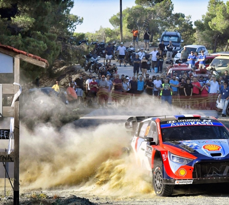 Crónica del Rally Acrópolis: Emoción y desafíos en Grecia. 2ª jornada