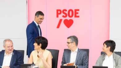 Sánchez intenta zanjar el debate interno y rechaza el adelanto electoral y reta a PP y Vox a presentarle una moción de censura