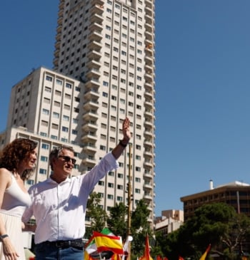 Feijóo apuesta por la "centralidad" para ganar la Moncloa a Sánchez frente [...]