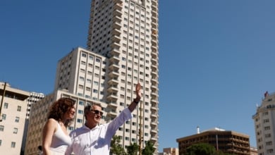 Feijóo apuesta por la "centralidad" para ganar la Moncloa a Sánchez frente a la doctrina de Ayuso