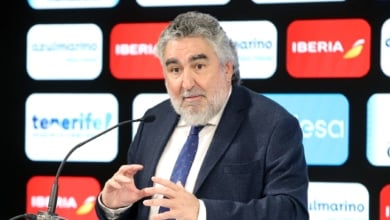 Rodríguez Uribes asiste a la final femenina de Eurobasket