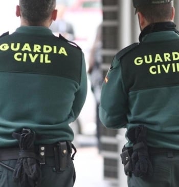 Trasladan al San Pedro (Logroño) a una conductora tras chocar contra la [...]