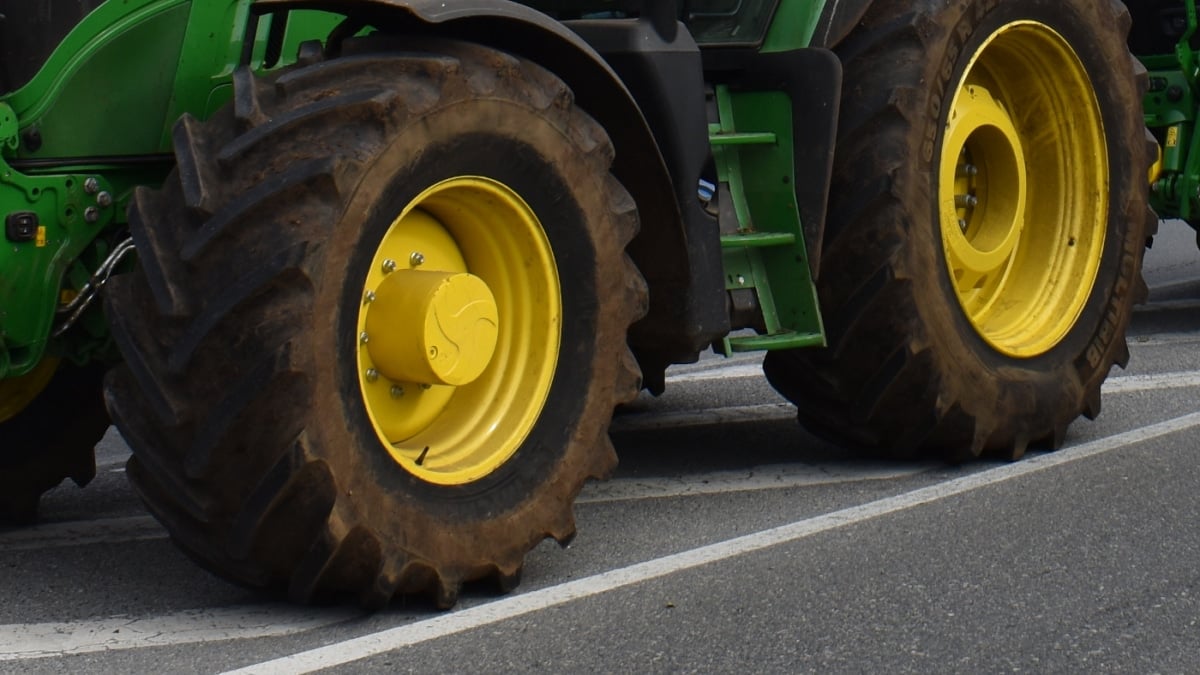 Herido un hombre tras un accidente con su tractor en A Estrada (A Coruña)