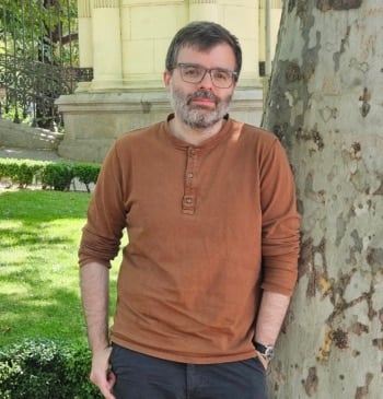 Xan López: “Es poco realista plantear acabar con el capitalismo para solucionar [...]