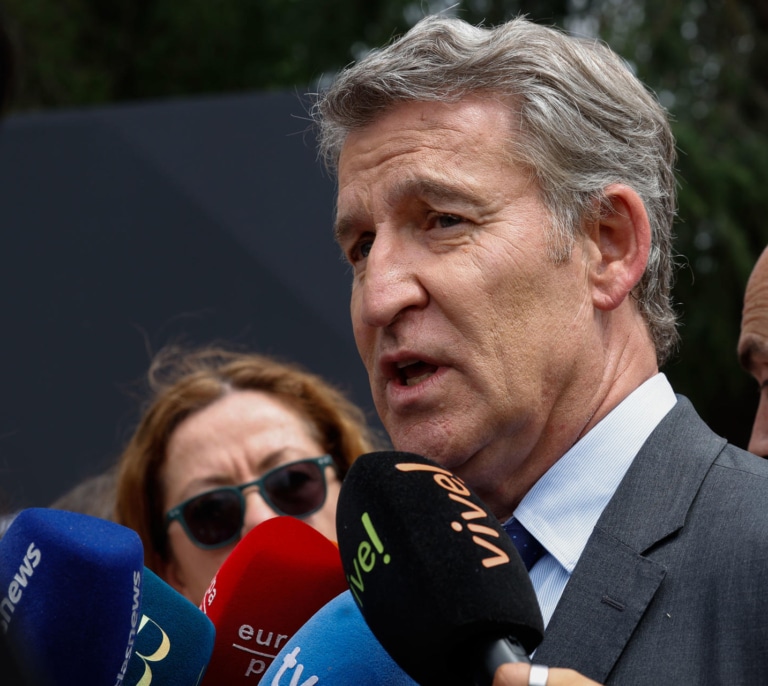 Feijóo denuncia la "patada para adelante" de Sánchez con el gasto militar