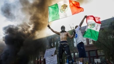 ¿Por qué la bandera de México se ha convertido en un símbolo de las protestas de Los Ángeles?