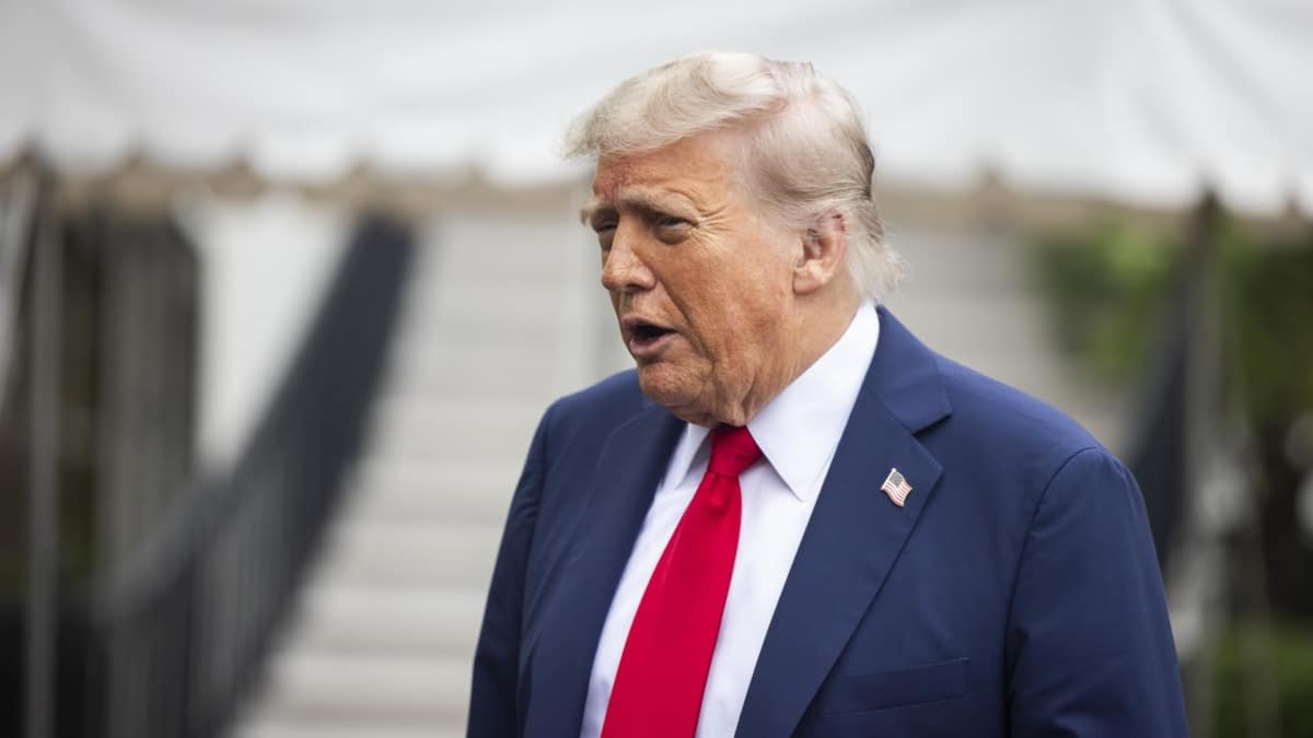 Donald Trump en la Casa Blanca, antes de salir hacia la reunión del G-7.