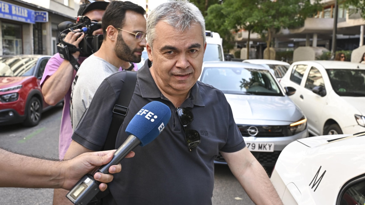Cerdán se acerca al Congreso a solicitar la indemnización de casi 19.000 euros que le corresponde como exdiputado