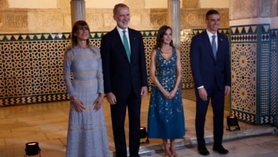 Dónde tiene que situarse Sánchez cuando tiene un acto oficial con el Rey