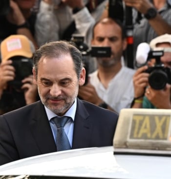 Ábalos niega cualquier mordida, dice que no se reconoce en los audios [...]