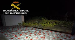 Incautadas dos narcolanchas que transportaban 13.000 litros de gasolina en Cádiz