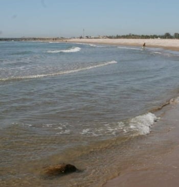 Hombre de 65 años muere ahogado en la playa de la Malvarrosa [...]