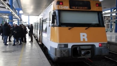 Cortada la circulación de Rodalies en Tarragona por un tren de la R14 sin tensión con 200 personas a bordo