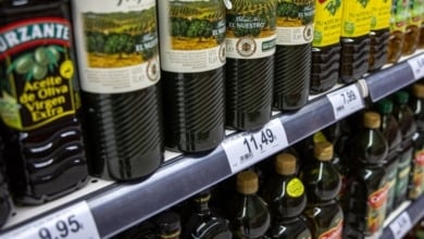 A prisión dos varones tras robar ocho botellas de aceite en un 'súper' de Valladolid