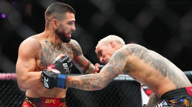 Topuria noquea a Oliveira y se corona con el segundo cinturón en la UFC