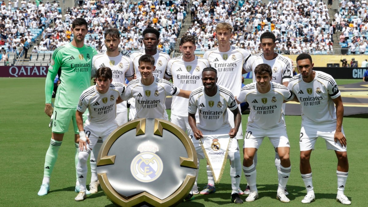 Jugadores del Real Madrid forman previamente al partido del Mundial de Clubes entre Real Madrid y Pachuca.