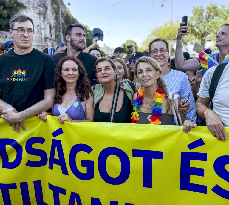 Miles de personas celebran el Orgullo en Budapest a pesar de la prohibición de Orbán