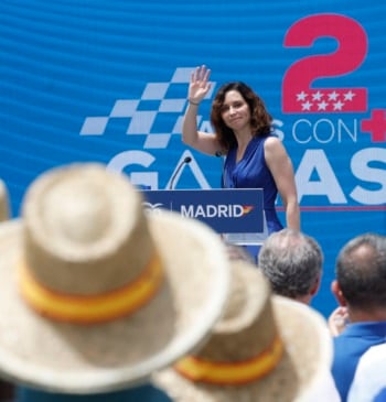 Ayuso traslada su apoyo a la Guardia Civil ante un Gobierno "sin [...]