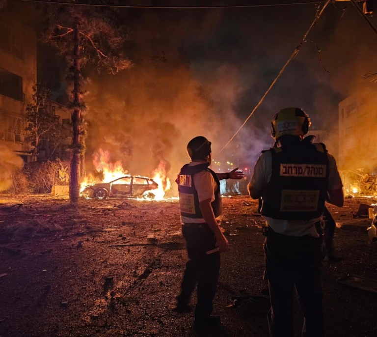 Ocho muertos en ataques de Irán a Israel en Tel Aviv y Haifa