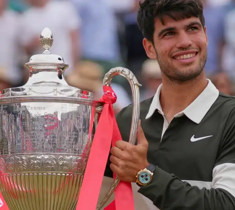 Carlos Alcaraz llega en gran forma a Wimbledon tras ganar el torneo de Queen's
