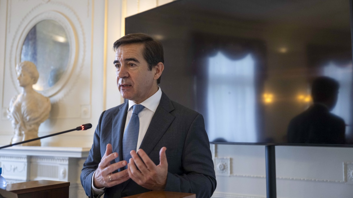 Torres (BBVA) confía en que el Gobierno no haga inviable la OPA con el Sabadell