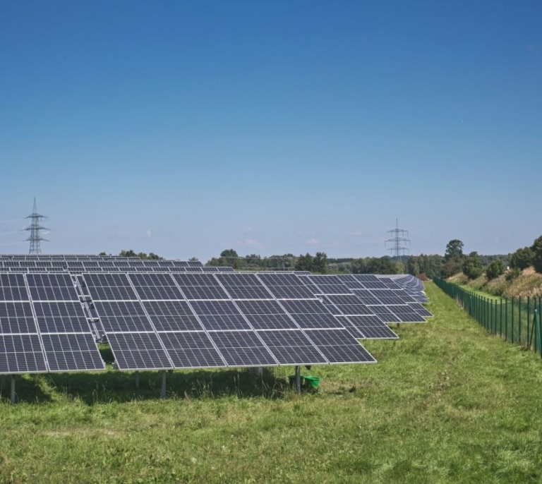 España precisará incorporar entre 3.900 y 5.700 nuevos profesionales en el medio plazo para lograr la transición energética