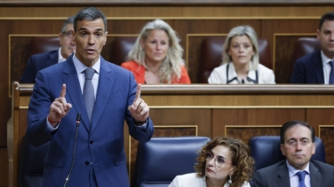Sánchez recurre al 'y tú más' para defenderse del 'caso Cerdán' mientras el PP estalla con gritos de "¡dimisión!"
