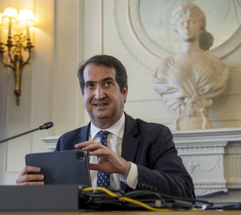 BBVA estudia si sigue adelante con la opa sobre Sabadell o lleva al Gobierno ante el Tribunal Supremo