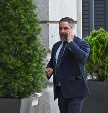 Feijóo y Abascal aumentan su pulso en Madrid mientras PP y Vox [...]