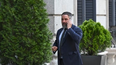 Feijóo y Abascal aumentan su pulso en Madrid mientras PP y Vox cierran acuerdos regionales