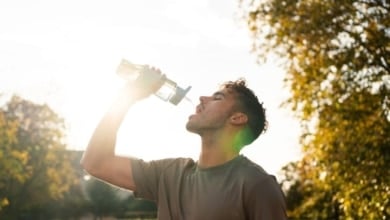 Esto es lo que le pasa a tu cuerpo si bebes agua muy fría en verano