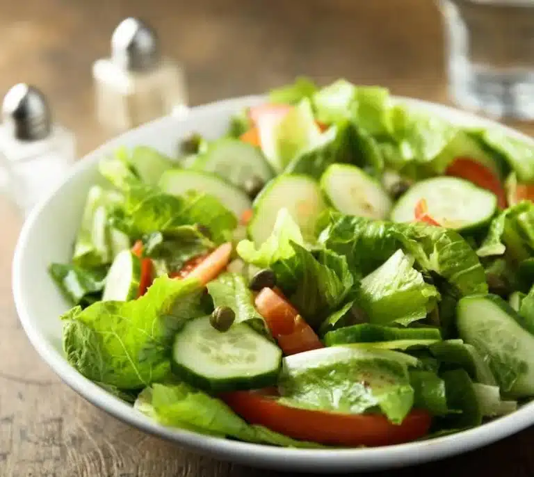 Alimentos frescos y ricos en agua para reducir la temperatura corporal en verano