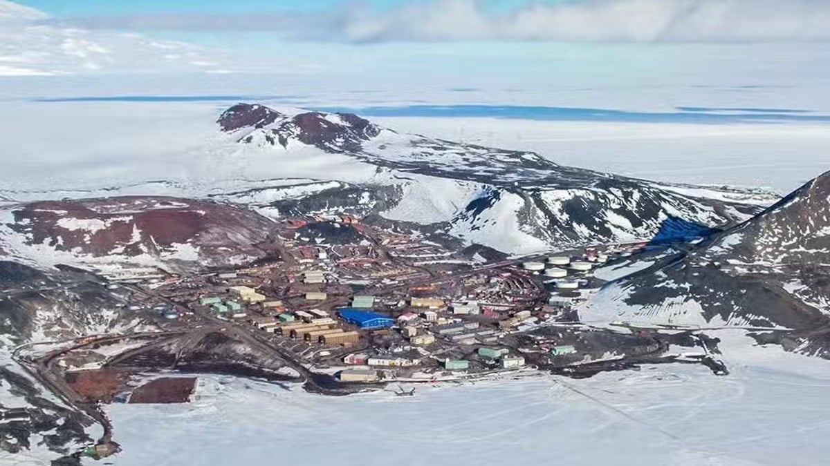 Científicos descubren un mundo perdido a 2 km bajo el hielo de la Antártida